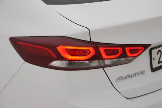 Hyundai Elantra (Avante)
