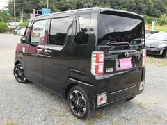 Toyota Pixis Mega