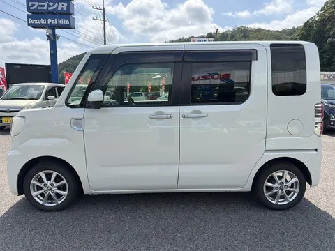 Toyota Pixis Mega