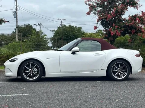 Mazda MX-5 (Roadster)