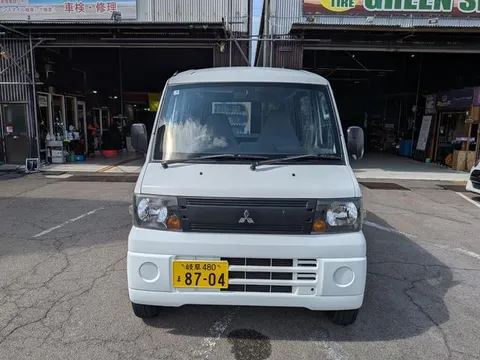 Mitsubishi Minicab Van