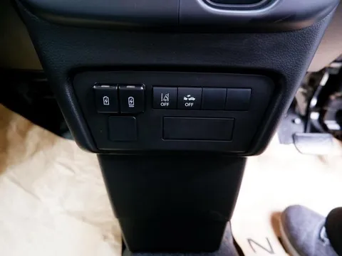 Nissan Clipper Van