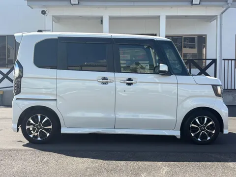 Honda N-BOX Custom