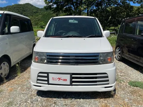 Nissan Otti