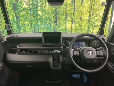 Honda N-BOX Custom