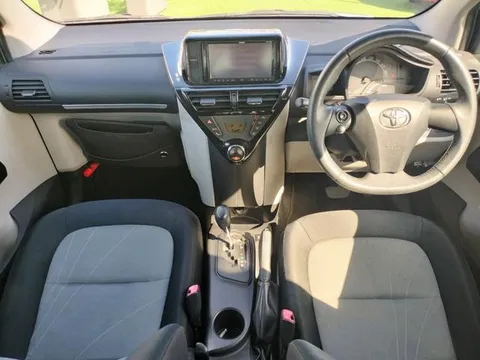 Toyota iQ