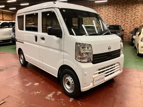 Nissan Clipper Van