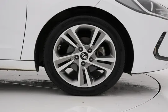Hyundai Elantra (Avante)