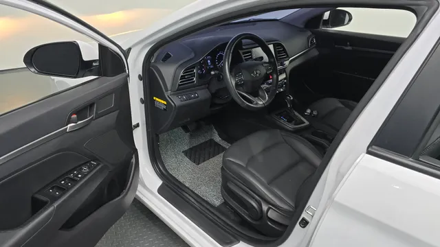 Hyundai Elantra (Avante)