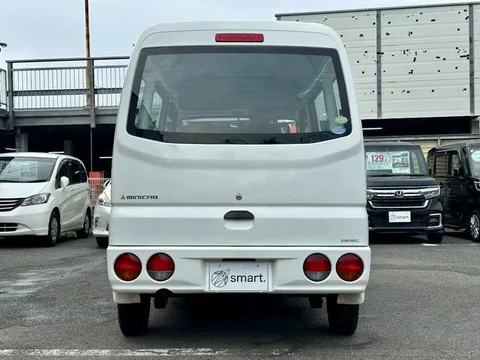 Mitsubishi Minicab Van