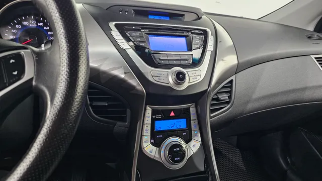 Hyundai Elantra (Avante)