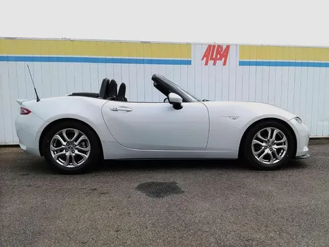 Mazda MX-5 (Roadster)