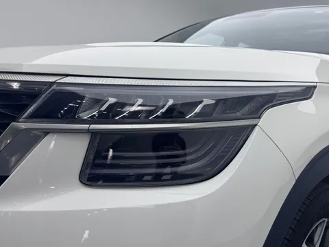 Kia KX3