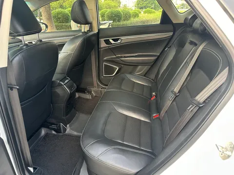Geely Emgrand GS
