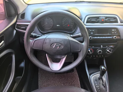Hyundai Reina