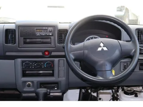 Mitsubishi Minicab Van