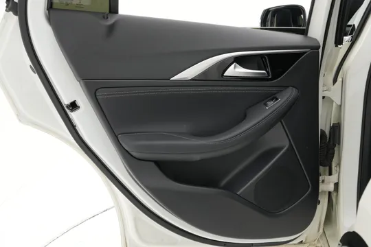 Infiniti Q30