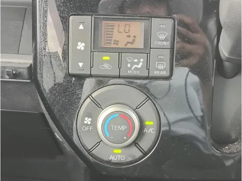 Toyota Pixis Mega