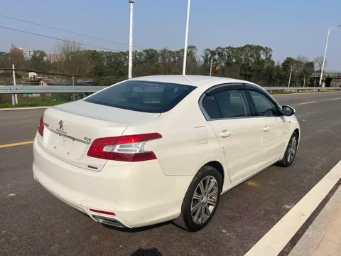 Peugeot 408