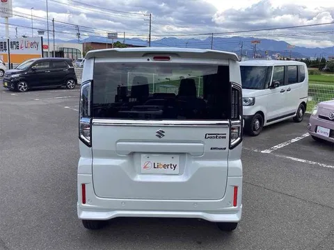 Suzuki Spacia Custom