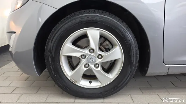 Hyundai Elantra (Avante)