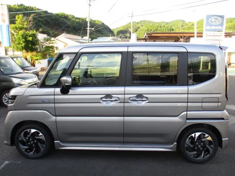 Suzuki Spacia Custom