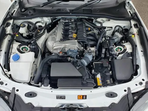 Mazda MX-5 (Roadster)