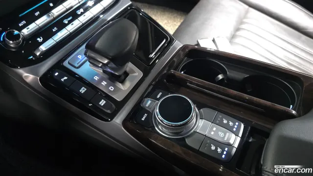 Genesis G90 (EQ900)