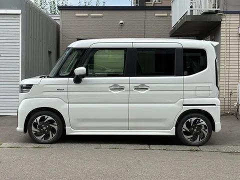 Suzuki Spacia Custom
