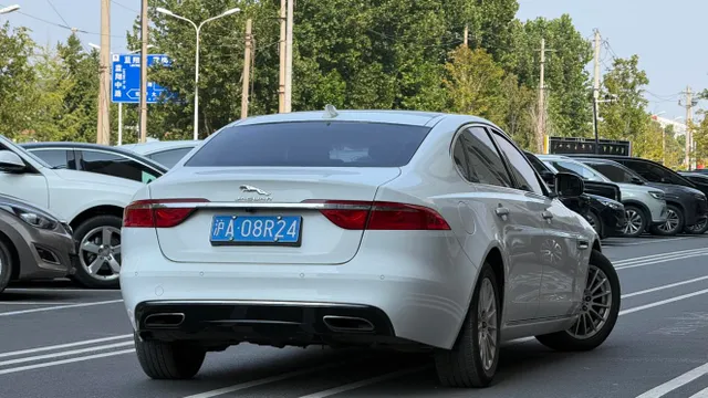 Jaguar XFL