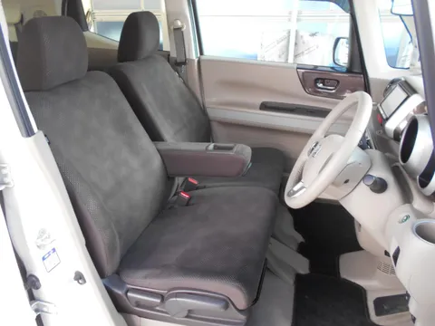 Honda N-BOX Slash