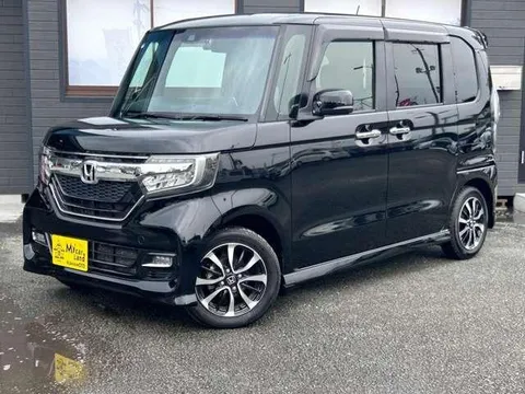 Honda N-BOX Custom