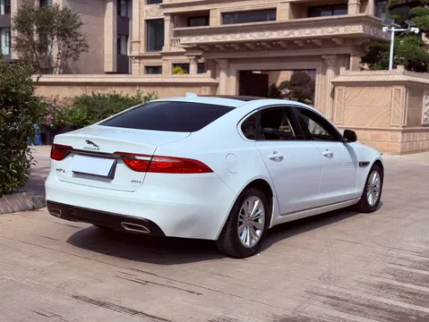 Jaguar XFL
