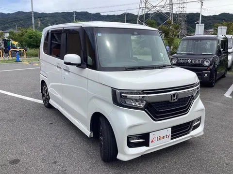 Honda N-BOX Custom