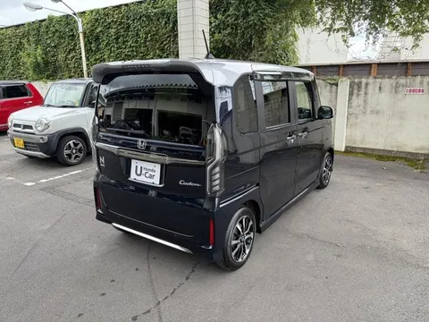Honda N-BOX Custom