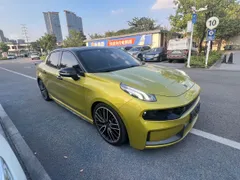 Lynk & Co 03