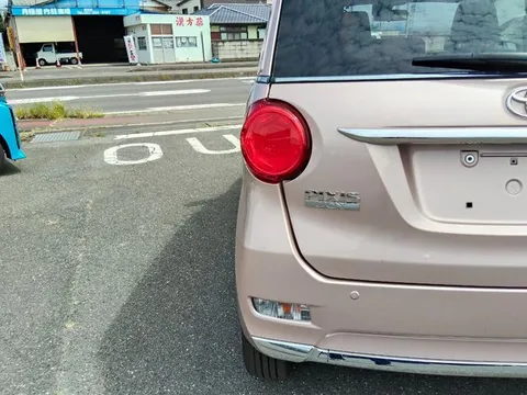 Toyota Pixis Joy