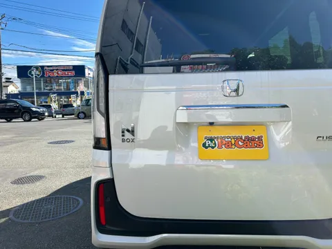 Honda N-BOX Custom