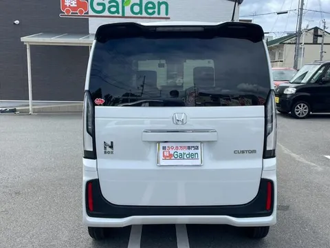 Honda N-BOX Custom