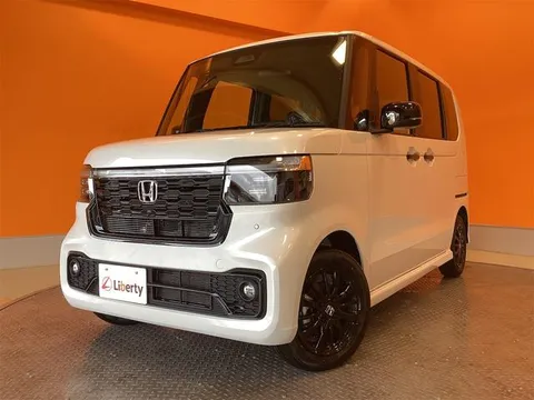 Honda N-BOX Custom