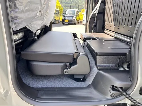 Suzuki Spacia Base