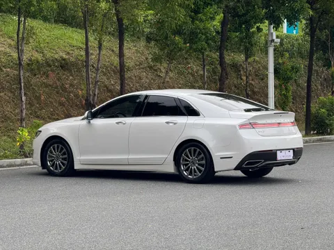 Lincoln MKZ