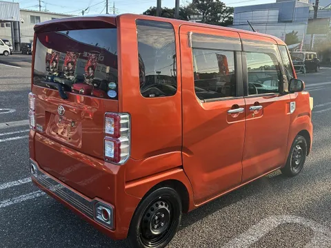 Toyota Pixis Mega