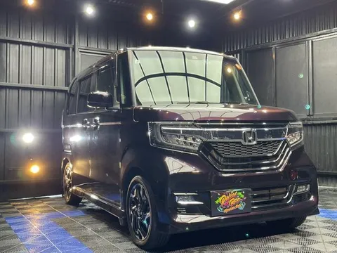 Honda N-BOX Custom