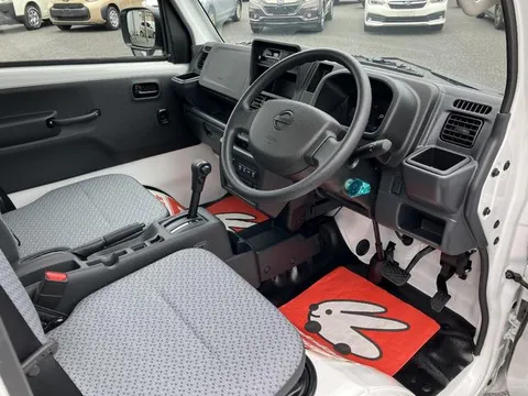 Nissan Clipper Truck