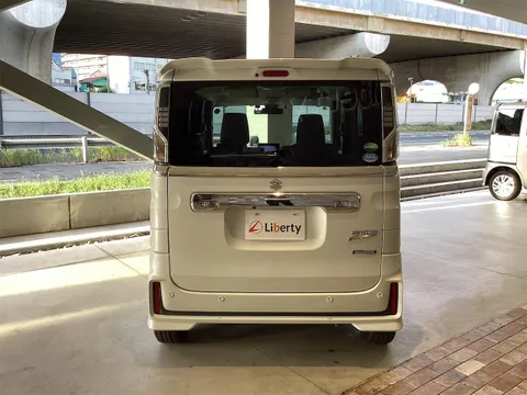Suzuki Spacia Custom