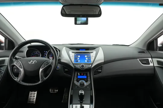 Hyundai Elantra (Avante)