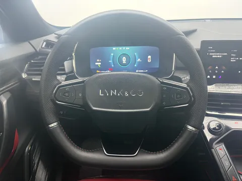 Lynk & Co Lynk & Co 06