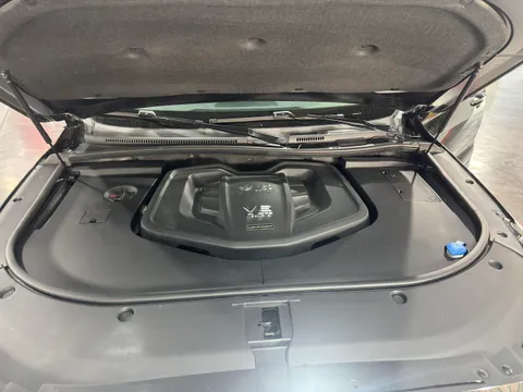 Hongqi HS7