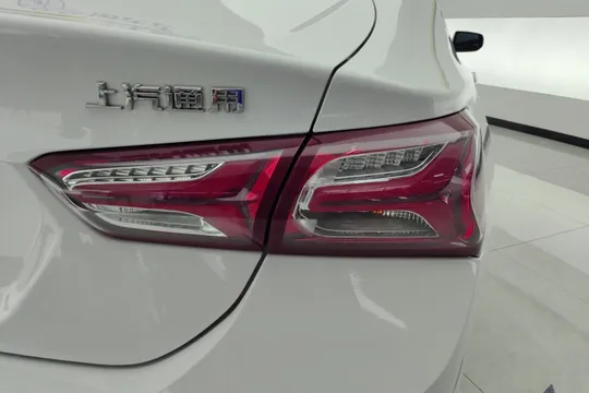 Chevrolet Malibu XL